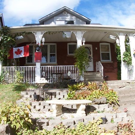 Glen Mhor Bed And Breakfast Ниагара-Фолс Экстерьер фото